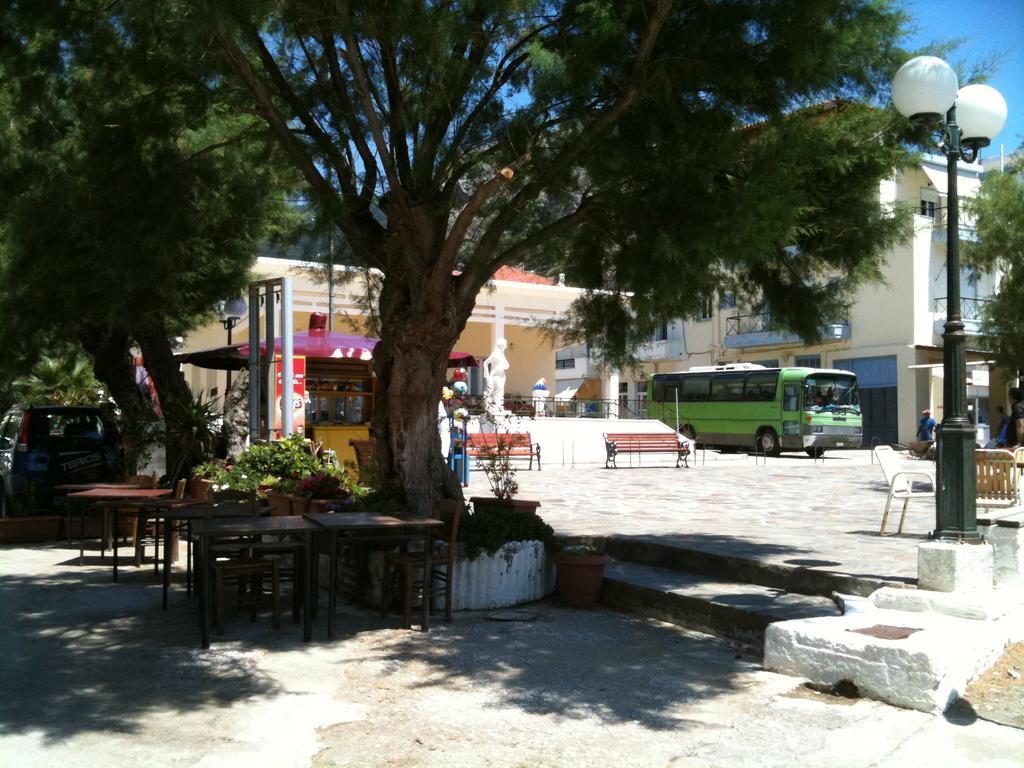 Aparthotel Lydia Mare à Ágios Kírykos Extérieur photo