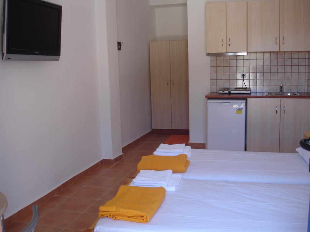 Aparthotel Lydia Mare à Ágios Kírykos Extérieur photo